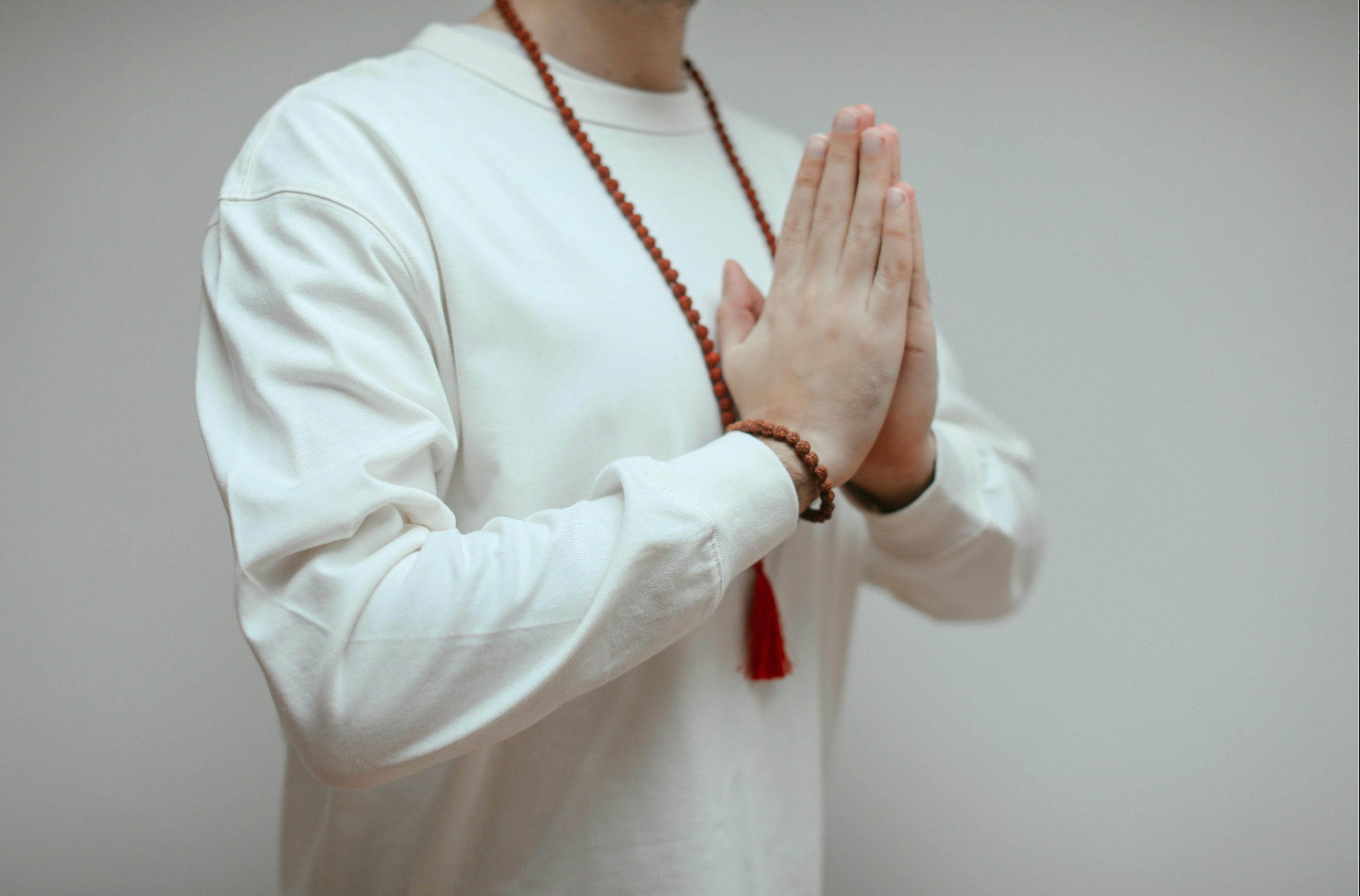 Bracelets Tibétains Tressés et Bracelets Malas – Élégance Spirituelle Bracelets Tibétains Tressés et Bracelets Malas – Élégance Spirituelle