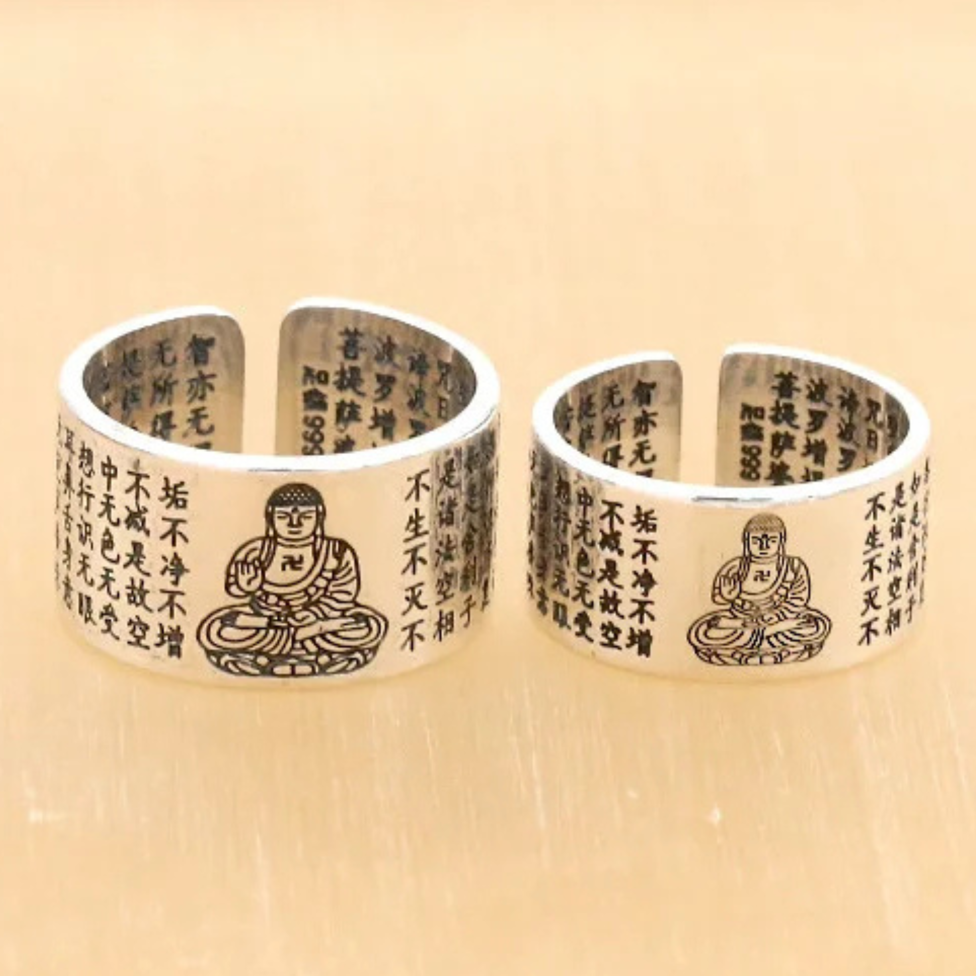 Artisan d'Asie Bagues Bague gravée Bouddha et sutra du coeur en argent 999