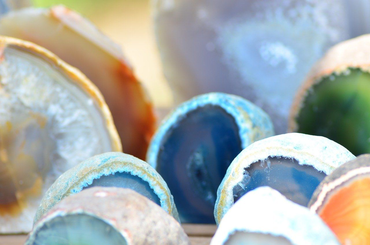 Agate Meaning - Types of Agate & Their Benefits