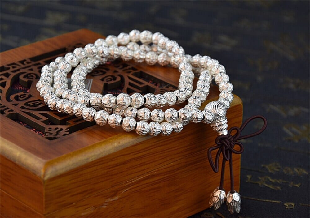 Artisan d'Asie 0 White / 6mm Bracelet Mala Om Mani Padme Hum à 108 Perles en Argent 999 de Qualité Supérieure – Bijou de Méditation Spirituelle