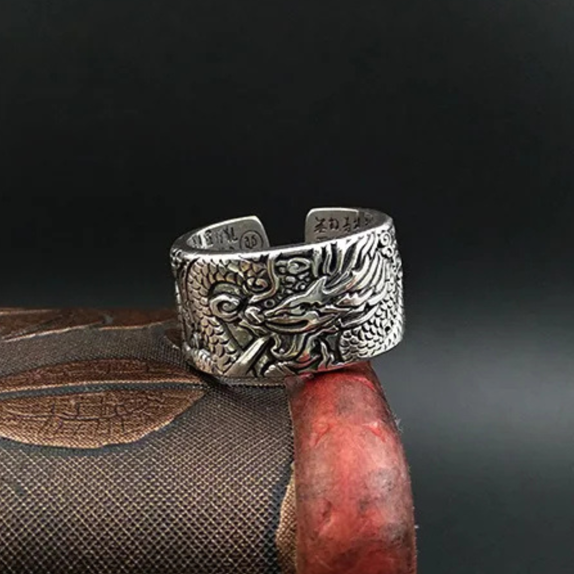 Artisan d'Asie Bagues Bague Gravée Dragon ajustable en argent pur 999 – Bijou artisanal porte-bonheur