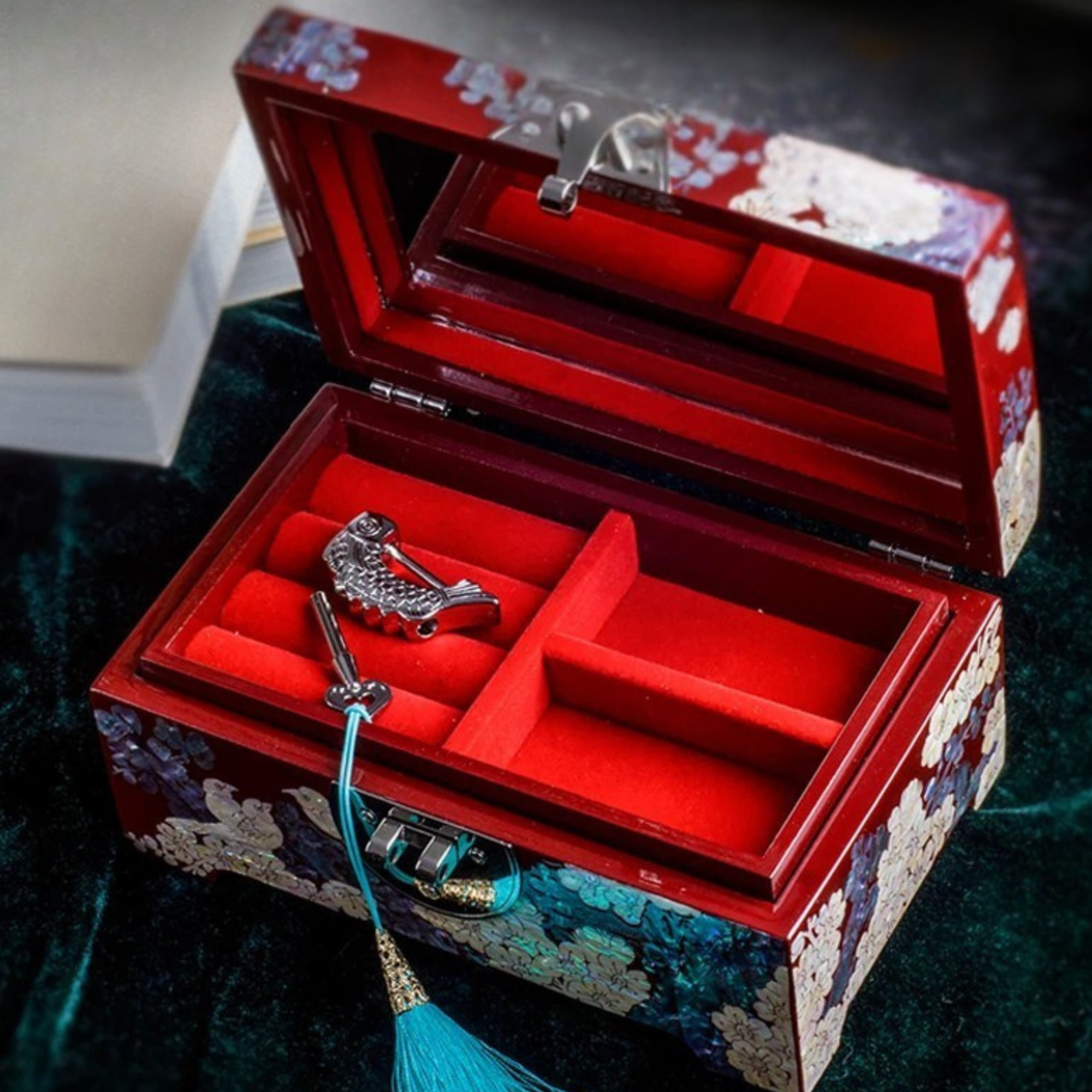 Artisan d'Asie Boites & Coffrets Chinois Boîte à bijoux chinoise cerisier en fleur en nacre et bois laqué