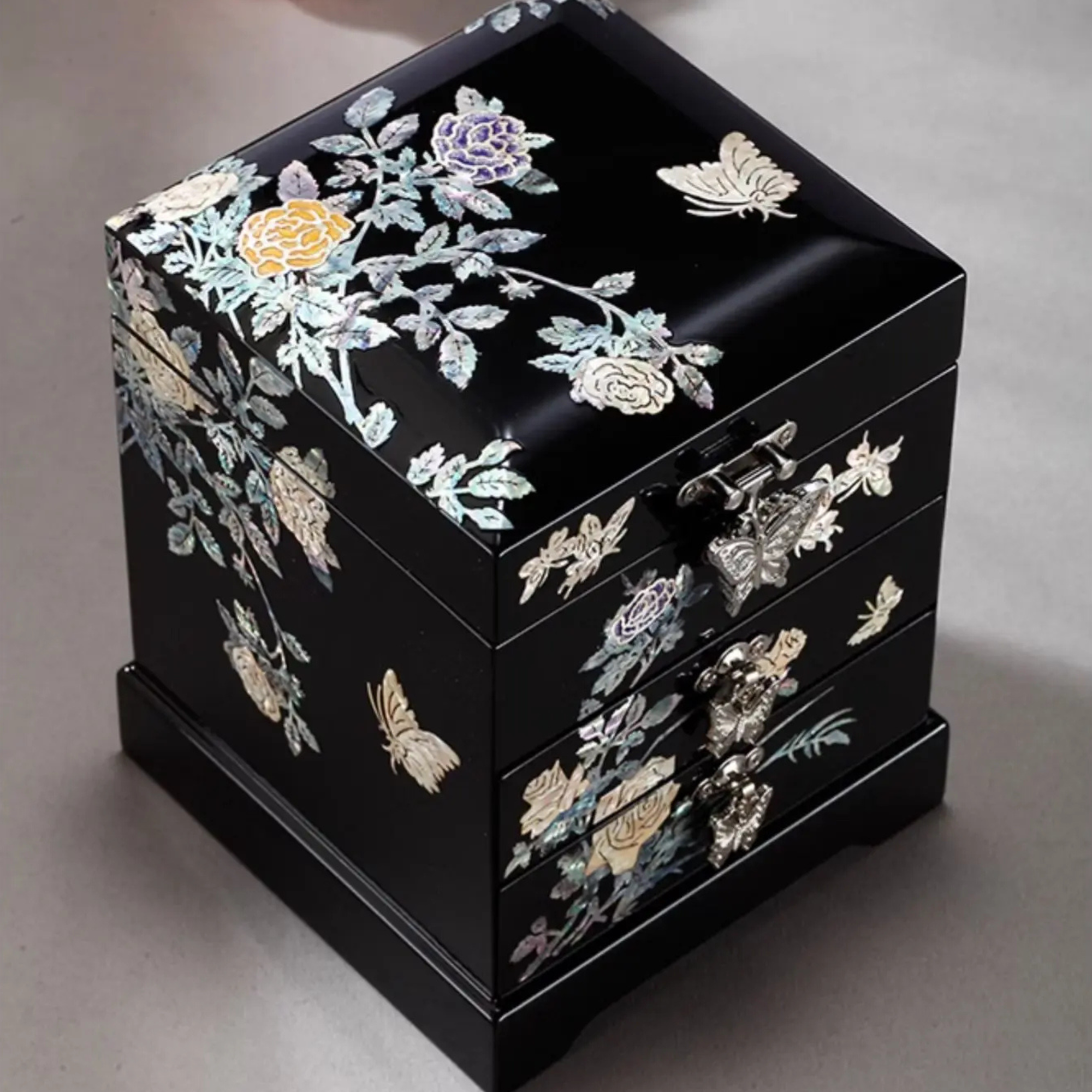 Artisan d'Asie Boites & Coffrets Chinois Noir Boîte à bijoux chinoise fleurie en nacre et bois laqué