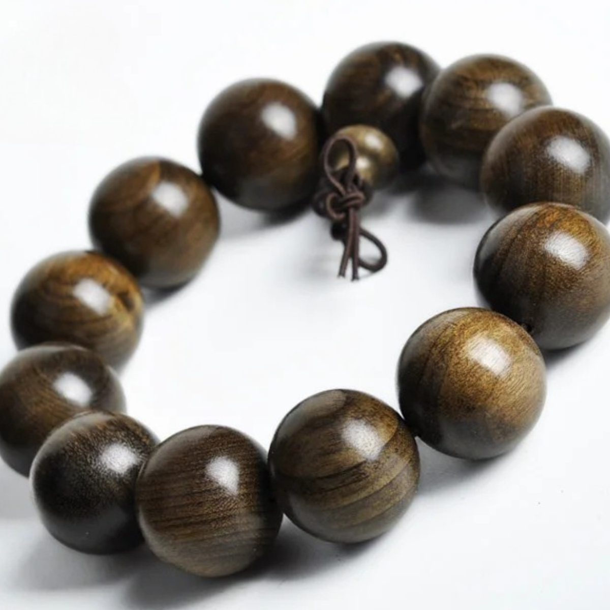 Artisan d'Asie Bracelets Malas Bracelet mala en bois de phoebe zhennan