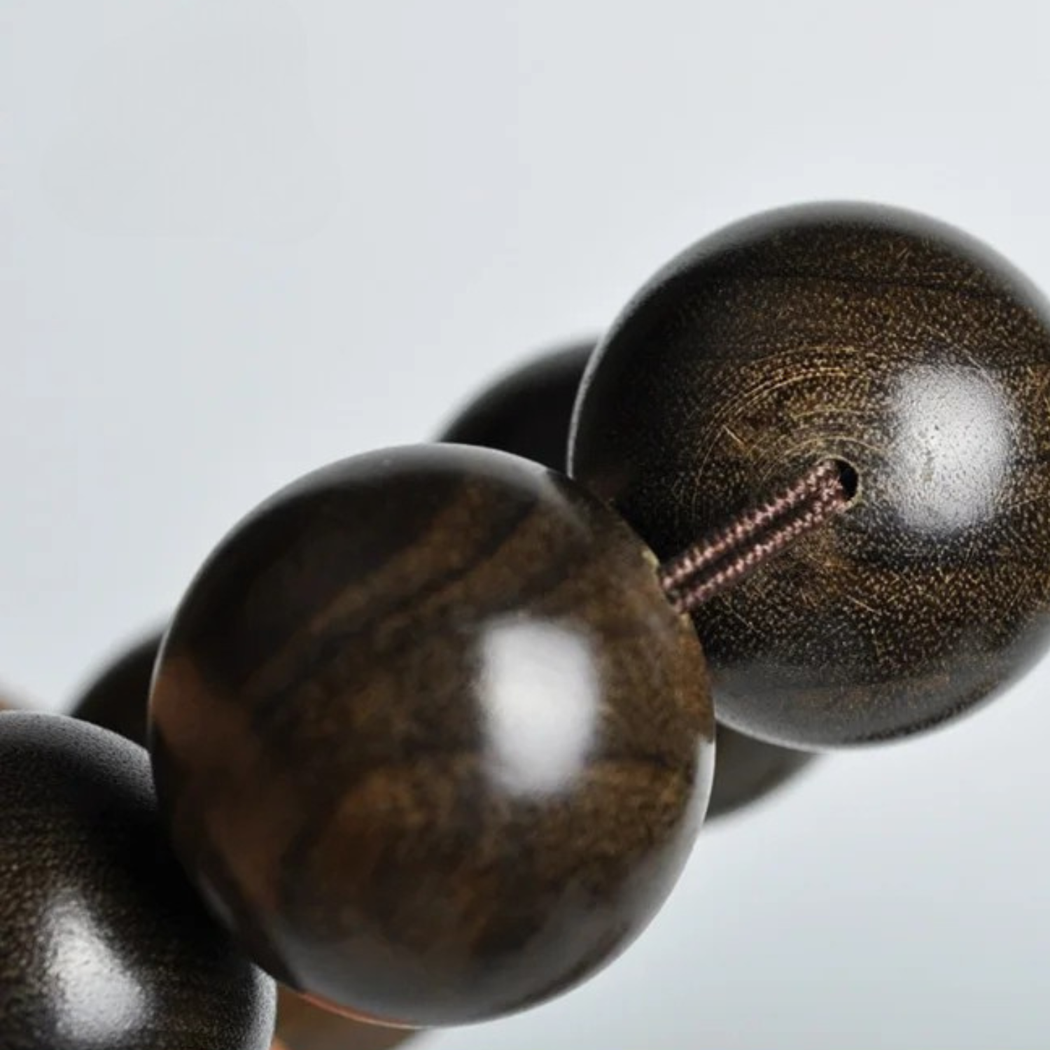 Artisan d'Asie Bracelets Malas Bracelet mala en bois de phoebe zhennan