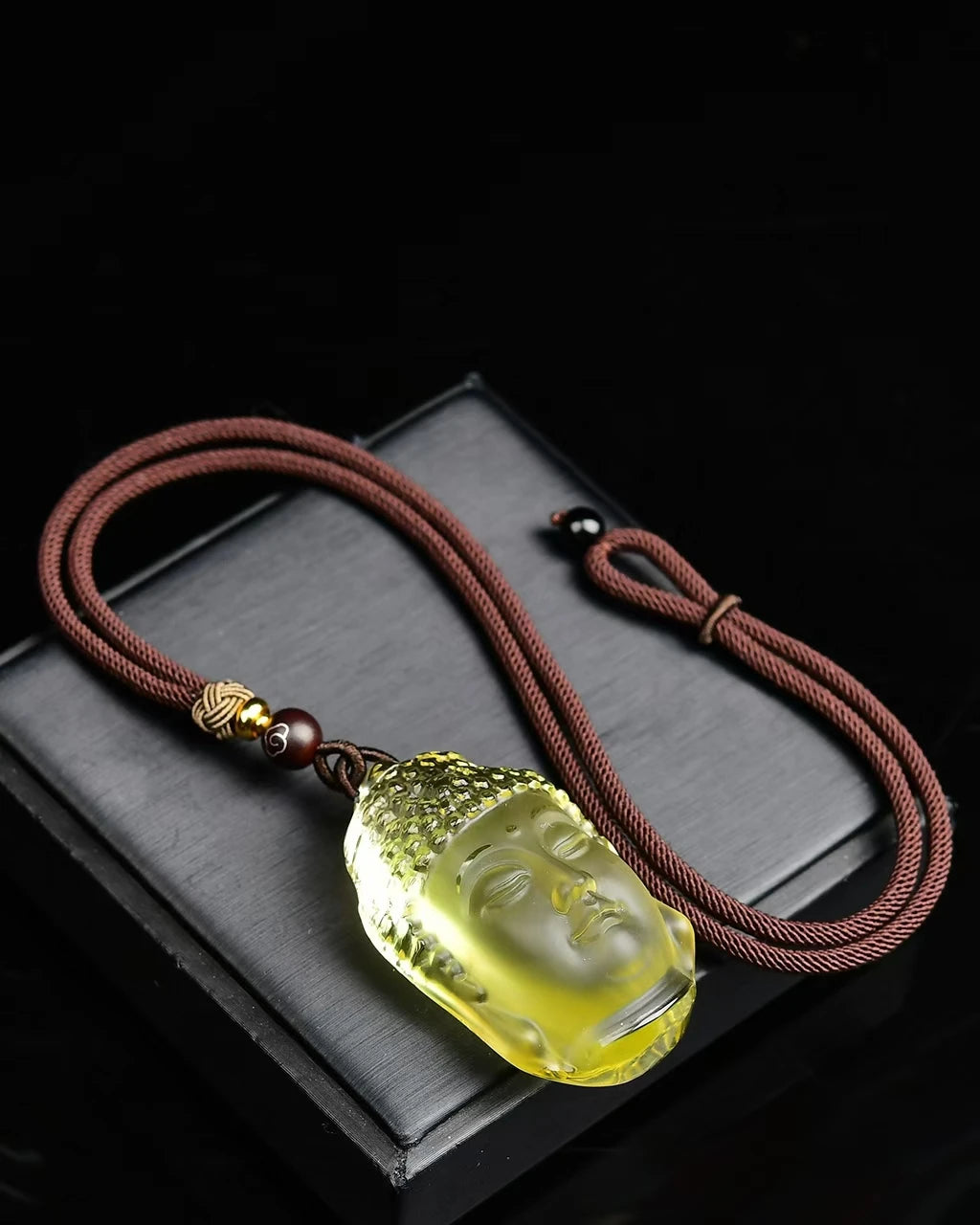Artisan d'Asie Pendentifs & Amulettes Pendentif Bouddha Amitabha en Citrine