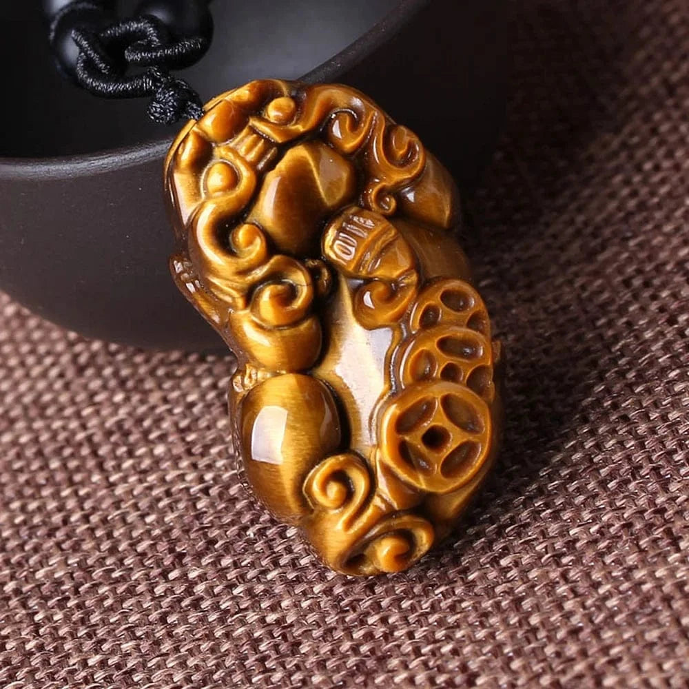 Artisan d'Asie Pendentifs & Amulettes Pendentif Feng Shui Pixiu en Oeil de Tigre