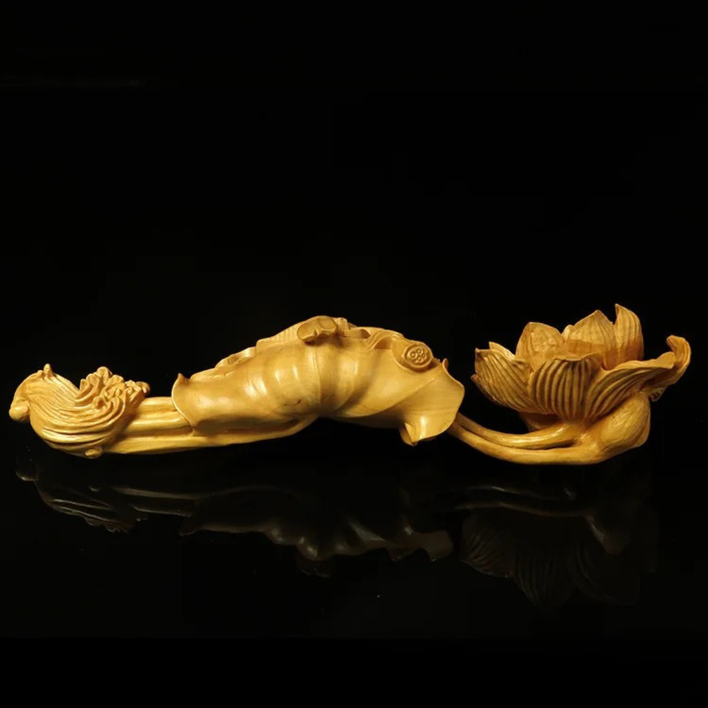 Artisan d'Asie Ruyi Lotus ruyi sculpté en bois de buis