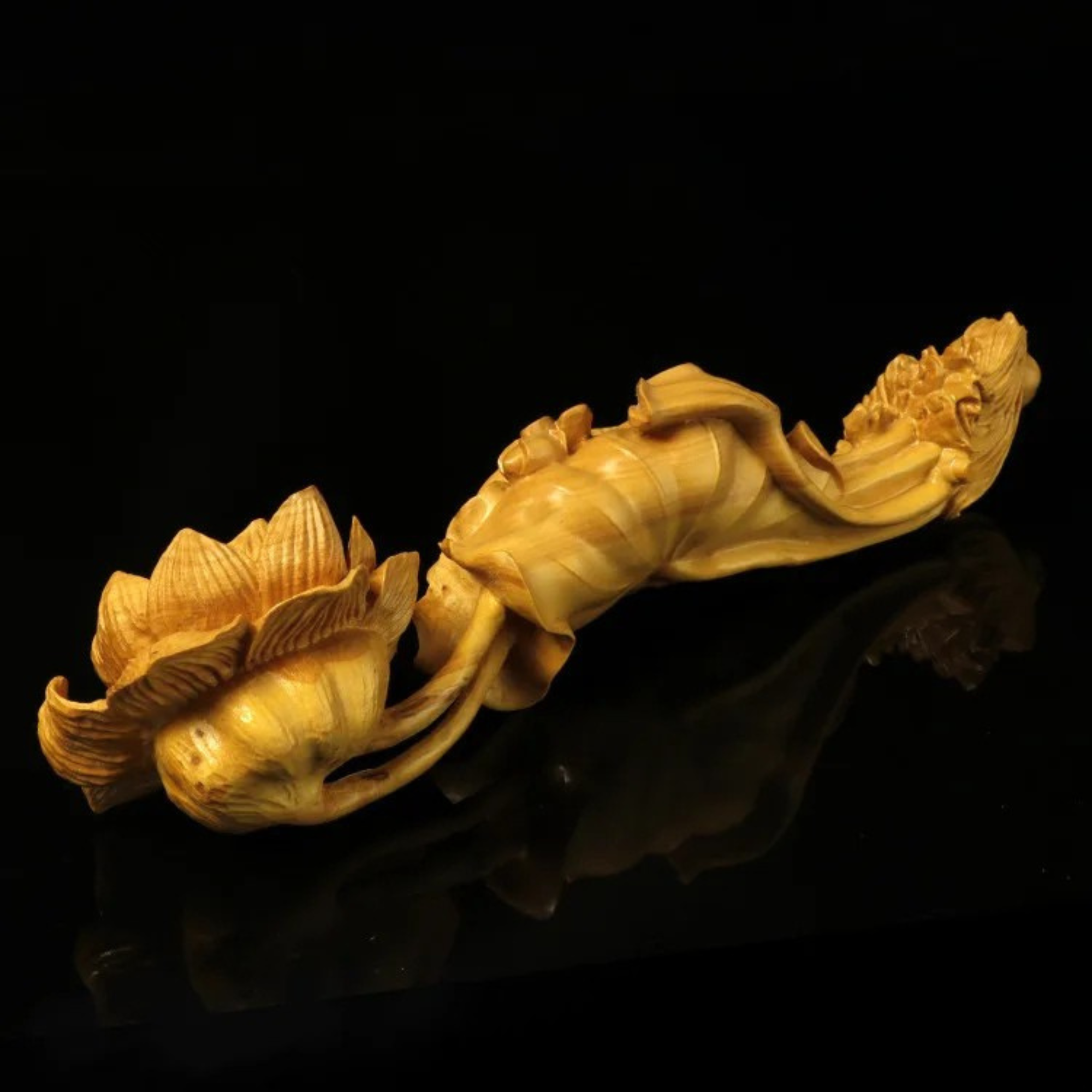 Artisan d'Asie Ruyi Lotus ruyi sculpté en bois de buis