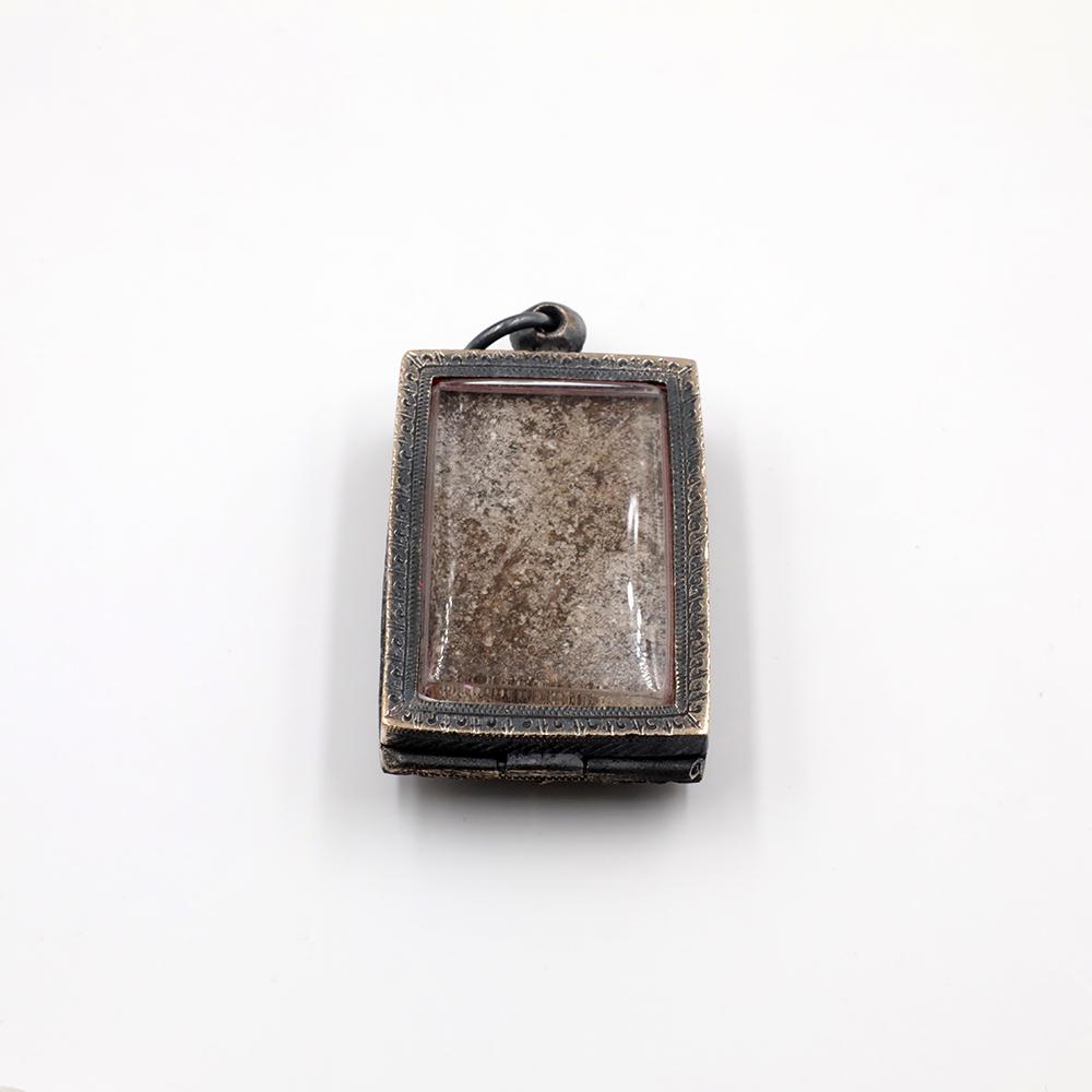 Artisan d'Asie Pendentifs & Amulettes Argent ancien Amulette Bouddha Phra Somdet en Argile et Argent S925